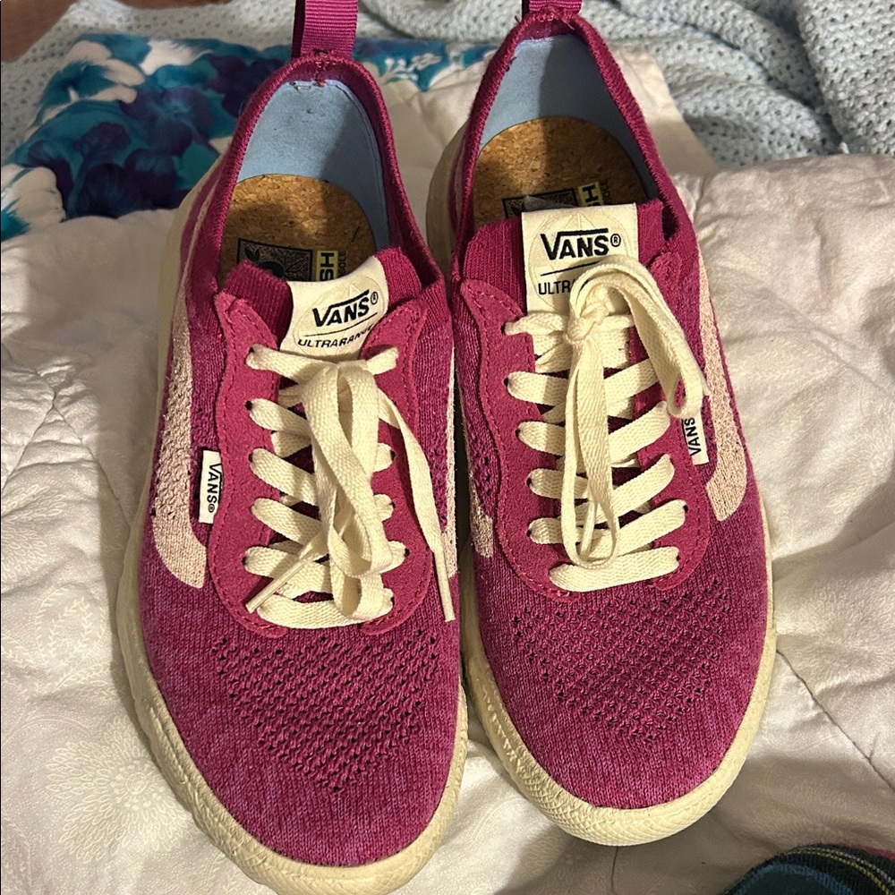 Vans Women's Pink and Cream Athletic Shoes
